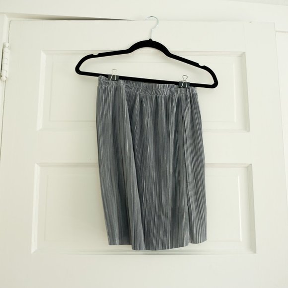 Silver Ruffle Skirt - Picture 5 of 6